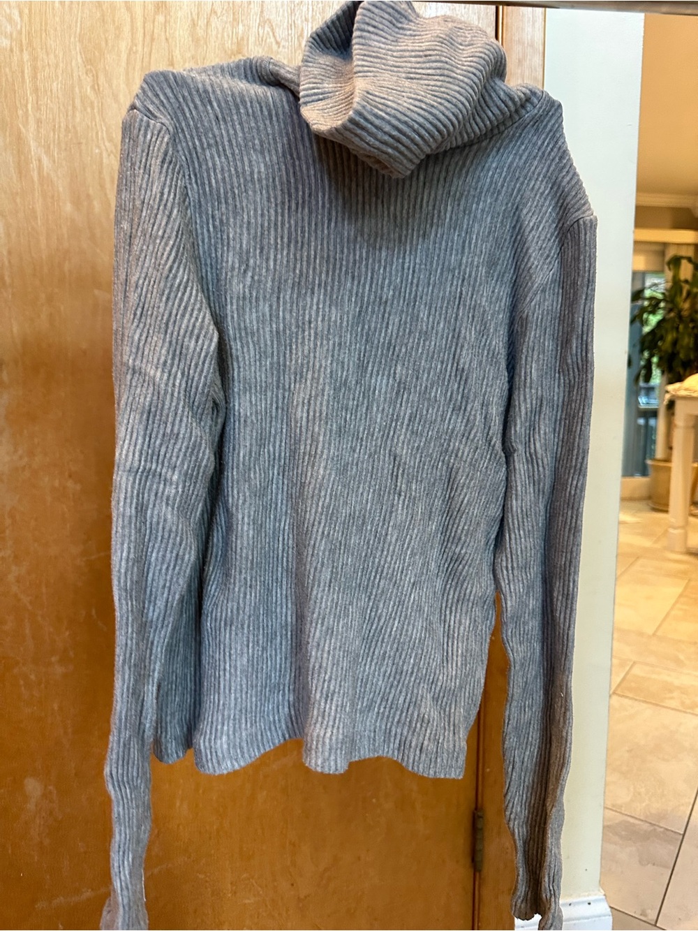 Club Monaco Ribbed Turtleneck Sweater in Heather Gray